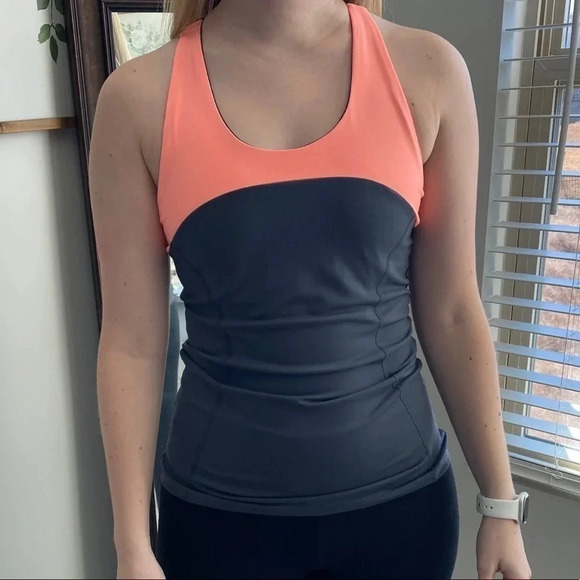 GAP Body Racerback Tank Top with Built-In Bra - Picture 3 of 7